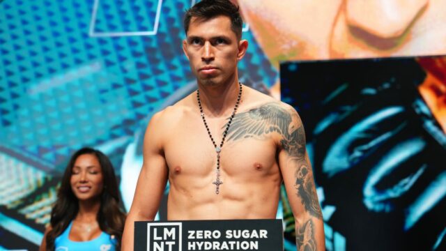 Ježiš Pinedo fajčí Gabriel Braga v trilógii

