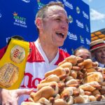 Joey Chestnut súťažiť v roku 2025 Nathan's Hotdog Diews Competition