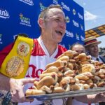 Legendárny profesionálny Eater Joey Chestnut súťaží späť na najväčšiu udalosť športu