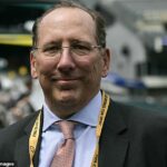 John Textor rezignoval ako prezident Lyon po smrti na Ligue 2 francúzskeho klubu - s očakávaným rozhodnutím o budúcnosti Crystal Palace