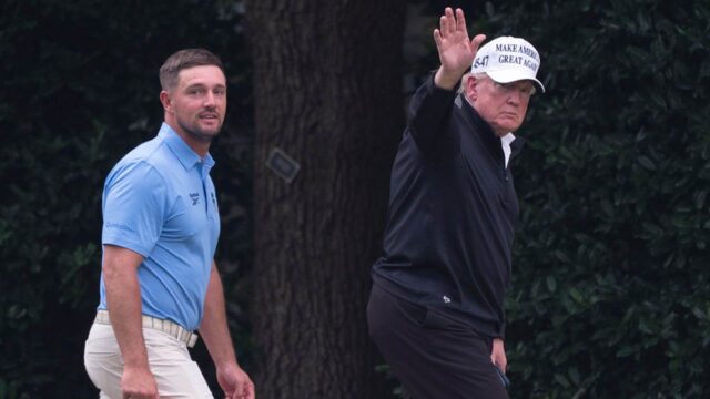 Južný trávnik Bieleho domu sa premieňa na kurz par 3

