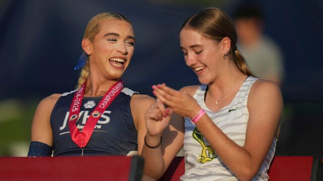 Kalifornia Trans Battle: Kontroverzná HS -Athlete smiech kritika


