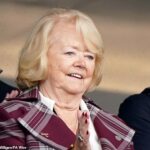 Prezident sŕdc Ann Budge oznámil, že sa zastaví v decembri