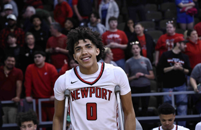 Kentucky číslo 1 Nábor Taylen Kinney Pat Kelsey pri jeho oficiálnej návšteve v Louisville

