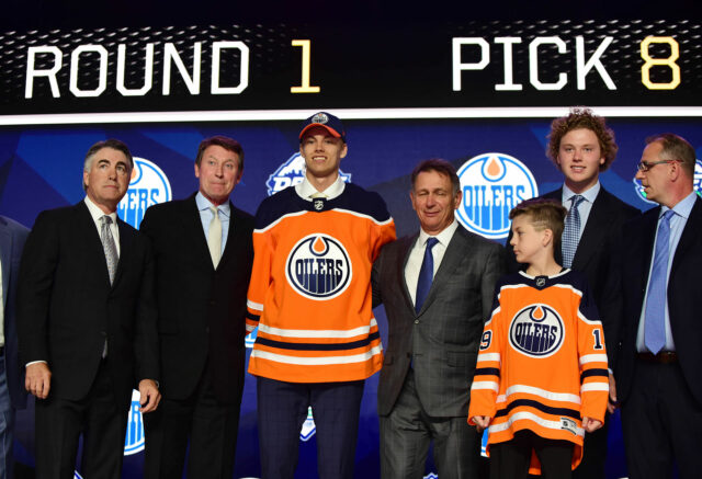 Klasifikácia 5 najlepších návrhov tried najsilnejších NHL Edmonton Oillers


