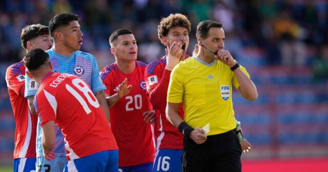 Klubové majstrovstvá pohára v oblasti nosenia fotoaparátov, ale FIFA neukáže určité zábery futbalový šport

