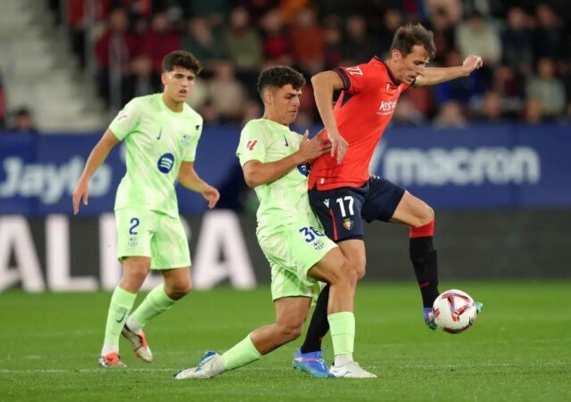 Koľko peňazí prinesie Barcelona z predaja Noah Darvich a Sergi Domínguez?

