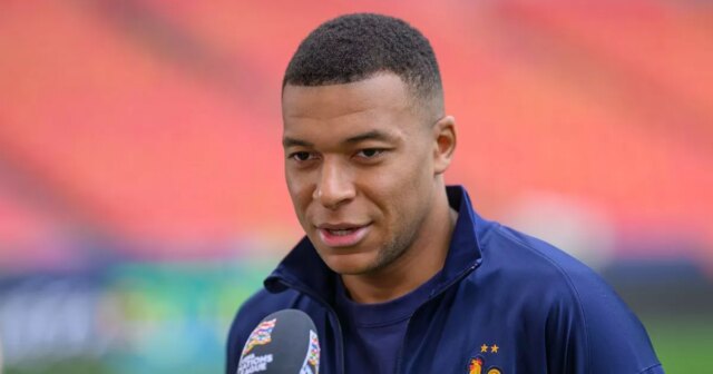 Kylian Mbappe Snubs Mo Salah oznámením tohtoročného Ballona D'Or

