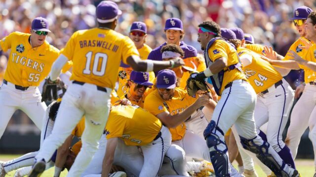 LSU Tigers vyhrá 2.

