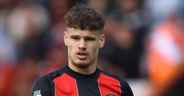La famille de Milos Kerkez laisse tomber le transfert massif de Liverpool alors que l'accord se rapproche
