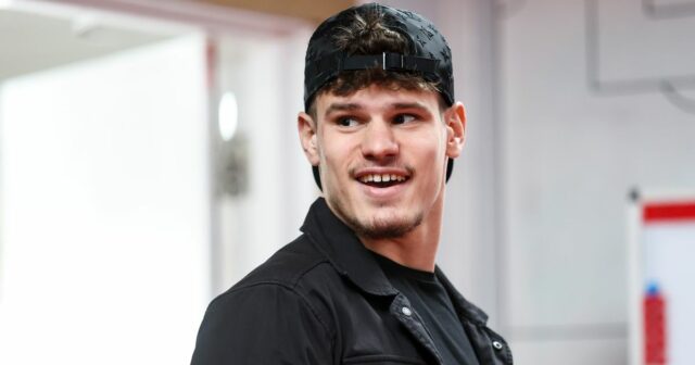 La star de Liverpool Milos Kerkez a supprimé un message qui a confirmé le transfert et a déclenché une controverse
