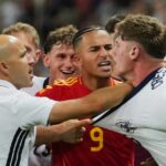 La victoire en Euros d'Angleterre U21 sur l'Espagne se termine dans le chaos alors que la bagarre massive a déclenché à plein temps