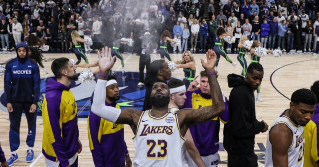 Lakers obchoduje s Chicago Bulls, aby sa pohyboval v návrhu NBA

