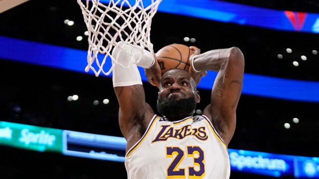 LeBron James robí Lakers Contract rozhodnutie

