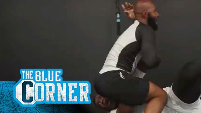 Legenda UFC Demetrous Johnson predkladá KSI za 17 sekúnd


