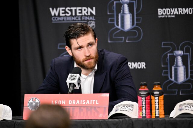 McDavid a Draisaitl nemohli viesť Oilers okolo Floridy do hry 3 - Zdroj: Imagn