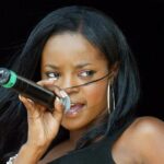 L'ex-footballler `` Star de Sugababes a agressé Keisha Buchanan et l'a interdite avec du rouge à lèvres rouge ''