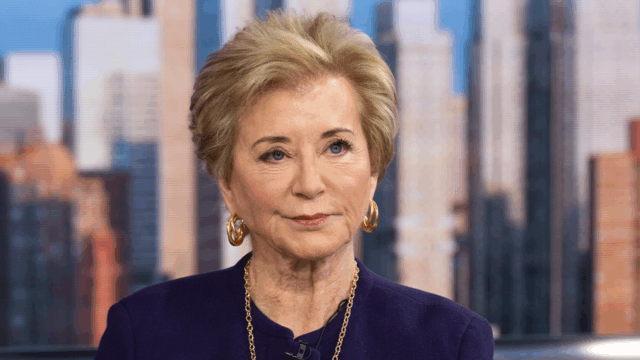 Linda McMahon odkazuje na právne kroky proti úradníkom, ktorí nechajú mužov v športe žien

