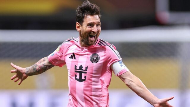 Lionel Messi ocenil stánok Newell k svojim 38. narodeninám

