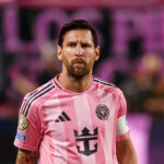 Miami Gardens, Florida - 23. júna: Lionel Messi z Inter Miami CF vyzerá v klube FIFA v Miami a Palmeiras 23. júna 2025 v Miami Gardens, Spojené štáty americké. (Fotografie Martín Fonseca / Eurasia Sports Images / Getty Images)