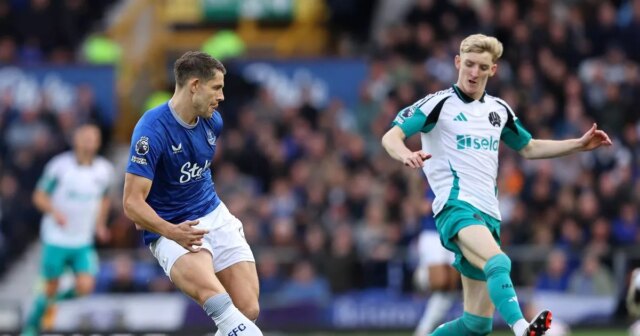 Liverpool Transfer News: Ex-Everton Star donne un message à deux mots alors que le transfert LFC se profile
