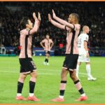 Bradley Barcola de Psg v akcii proti Manchester City