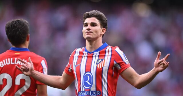 Liverpool a exhorté à signer Julian Alvarez dans un cas d'échange «brillant» en abandonnant le flop
