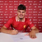 Liverpool oficiálne oznamuje firmu Milos Kerkez na ľavej strane