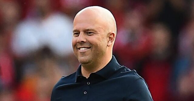 Liverpool pour écraser un autre record de transfert alors qu'Arne Slot se préparait pour signer Milos Kerkez
