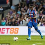 Liverpool má záujem podpísať kapitána Crystal Palace a obrancu Marca Guehiho