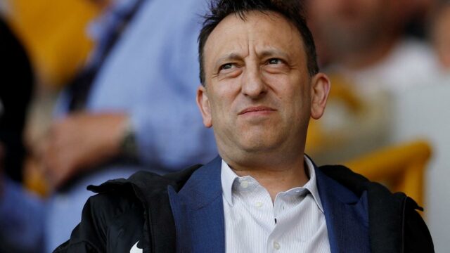 Majiteľ miliardára Brighton Tony Bloom kupuje akcie v srdciach škótskeho klubu

