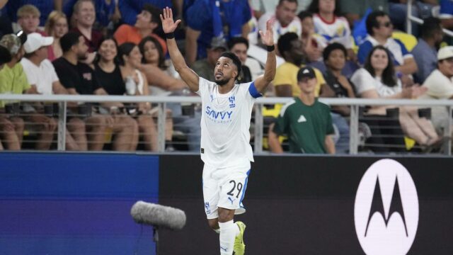 Majstrovstvá sveta FIFA Club: Kapitán Al-Hilal al-Dawsari bol vylúčený zo zápasu proti Real Madrid s poškodením

