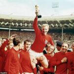 Futbalové druhy sú spojené s Bobby Moore Honor v kampani s rytierom