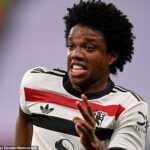 Manchester United sa údajne snažil nájsť akýchkoľvek nápadníkov pre Tyrell Malacia