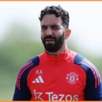 Man United má pozitívne rozhovory s Kobbie Mainoo o svojej budúcnosti