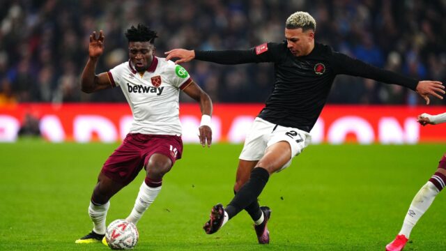 Man Utd, West Ham v hviezdach u ôsmich hráčov, keď Mudrick čelí štvorročnej prekážke

