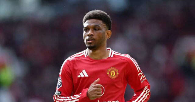 Man utd a donné une demande de sortie claire AMAD en tant que «contrat de transfert» parvenu
