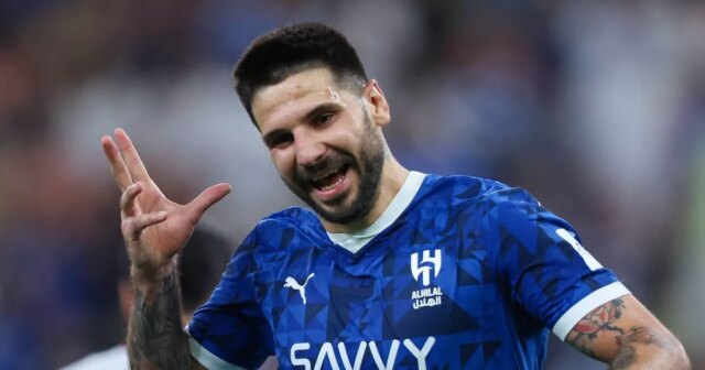 Man utd envisage d'offrir un rendement de la machine à but de la ligue de présidence après le chagrin transfert du chagrin
