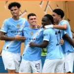 Pep Guardiola so svojimi hráčmi Manchester City na Majstrovstvách sveta v klube