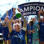 Chelsea celebrate the 2024-25 WSL title