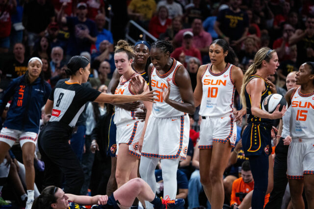 Marina Mabrey & Co. na získanie minimálnych pokút za Scruffy počas zápasu Indiana Fever Match

