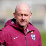 Lee Carsley tento mesiac vymenoval svoj 23-muž v Anglicku až na 21 eur