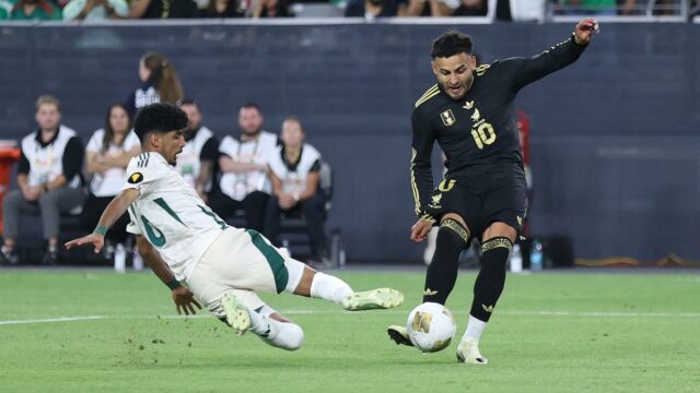 Mexiko bije Saudskú Arábiu 2-0, aby vstúpila do semifinále Zlatého pohára Confaf

