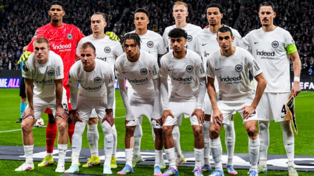 Mladá hviezda Eintrachta Frankfurta, ktorá je zameraná Man United, odhaľuje, čo chce pre budúcnosť


