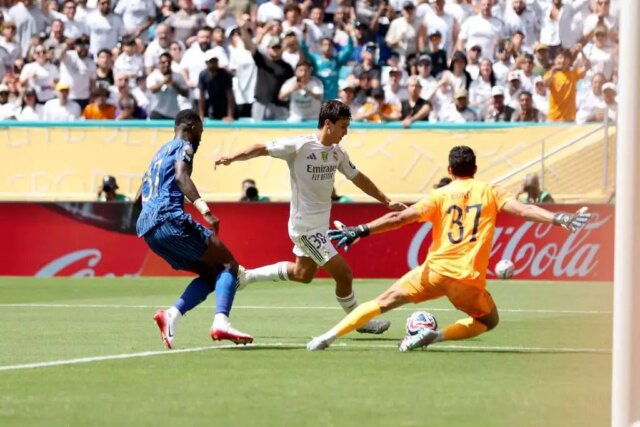 Mladý muž z Real Madrid zaisťuje cenu Muž Match Award po prvom štarte Senior vs Al-Hilal

