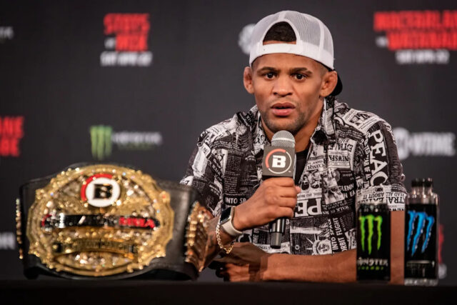 Honolulu, Havaj - 19. apríla: Easy Mix adresuje médiá pred svojím bantamovým šampionátom Grand Prix Championship pre Bellator 295 19. apríla 2023 v Blaisdell Arena v Honolulu na Havaji. (Foto: Matt Davies/PXImages/Icon Sportswire od Getty Images)
