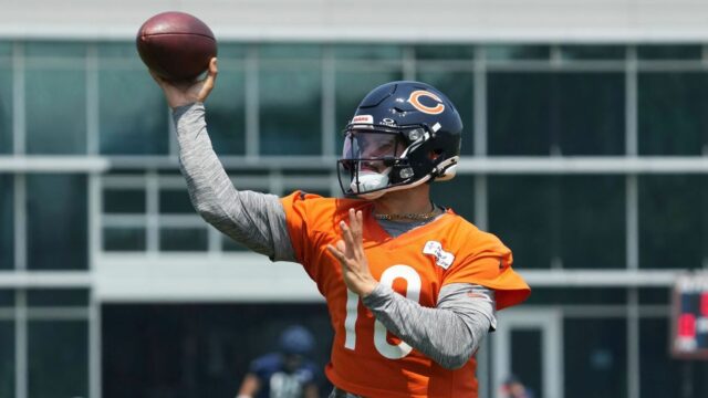 NFC North QB s väčšinou dôkazov, špičkových nováčikov a trénera

