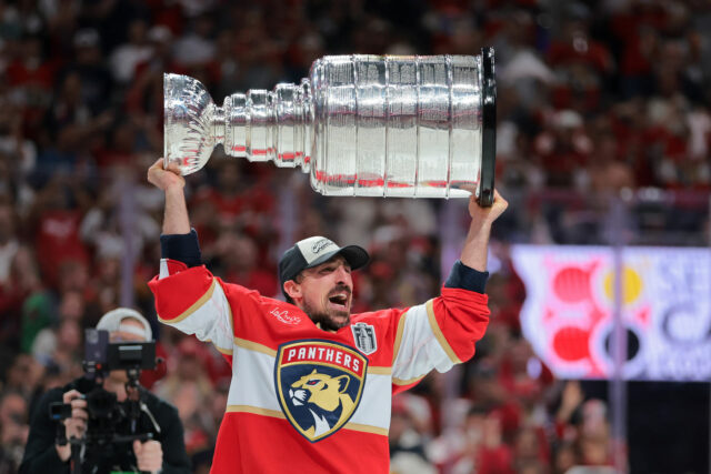 Nálepka „porazených“ Brada Marchanda nasmerovaná na Oilers dostane reakcie od fanúšikov NHL na sociálnych médiách -„Trolling nikdy nekončí“

