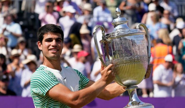 Neuveriteľný trávny súd Carlosa Alcaraza a prečo „obľúbený hráč“ John McEnroe

