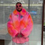 Neymar Flaunts 'Tenue rose du fil de bonbons qui coûte plus qu'une voiture familiale